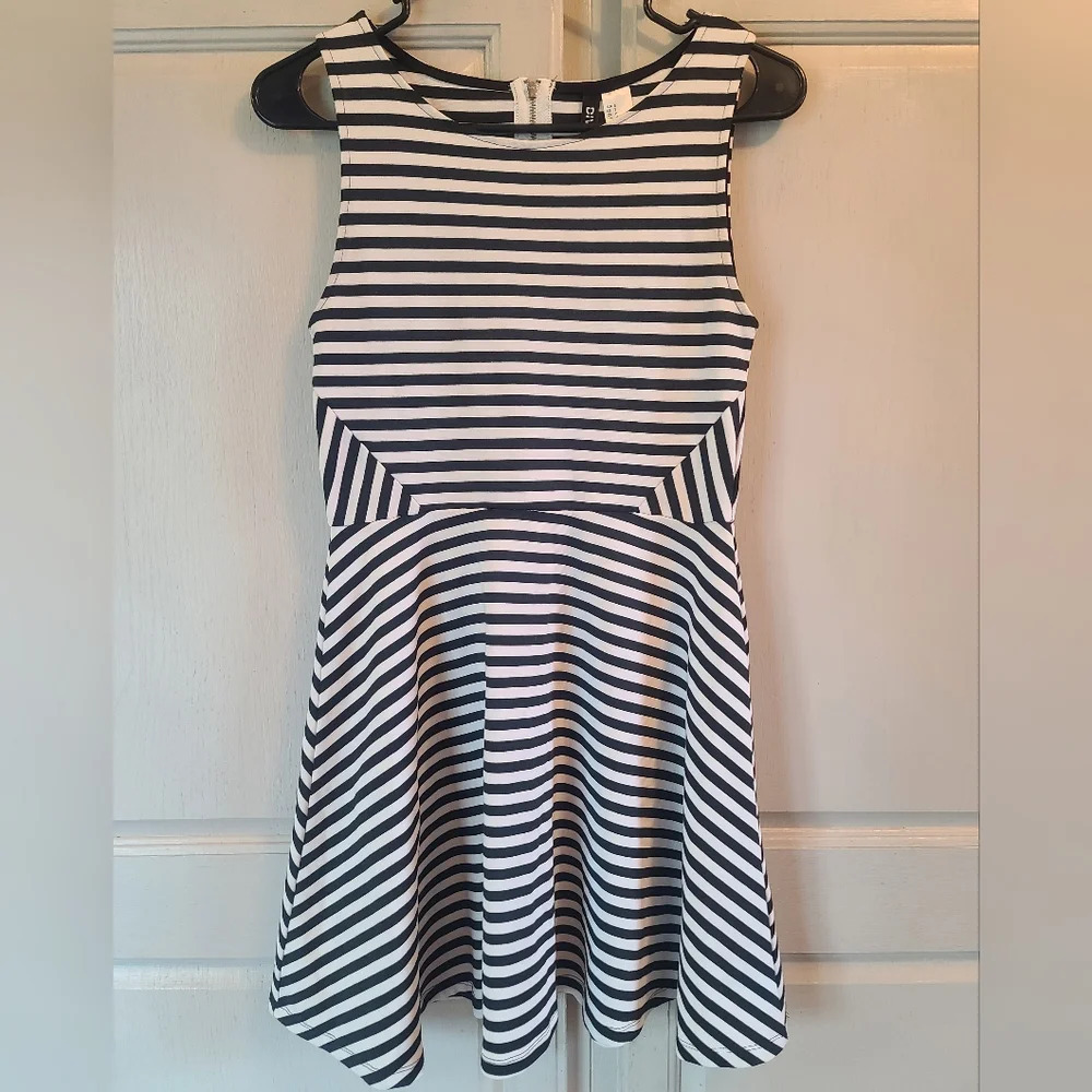 Divided black/white stripe dress
